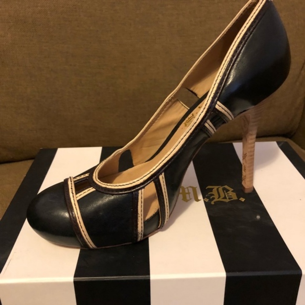 LAMB Heels - Picture 4 of 6